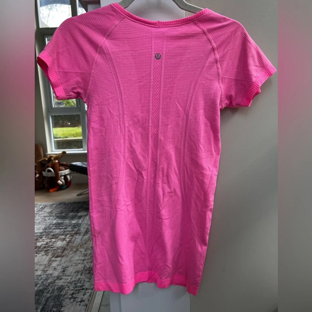 LAST CALL Lululemon Swiftly  tech v-neck t-shirt - Picture 4 of 5